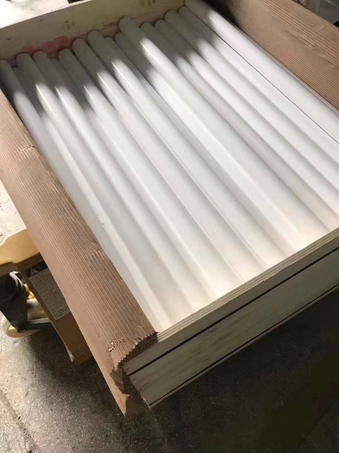 सफेद पीटीएफई रॉड आपूर्तिकर्ता और निर्माता-पैडू समूह